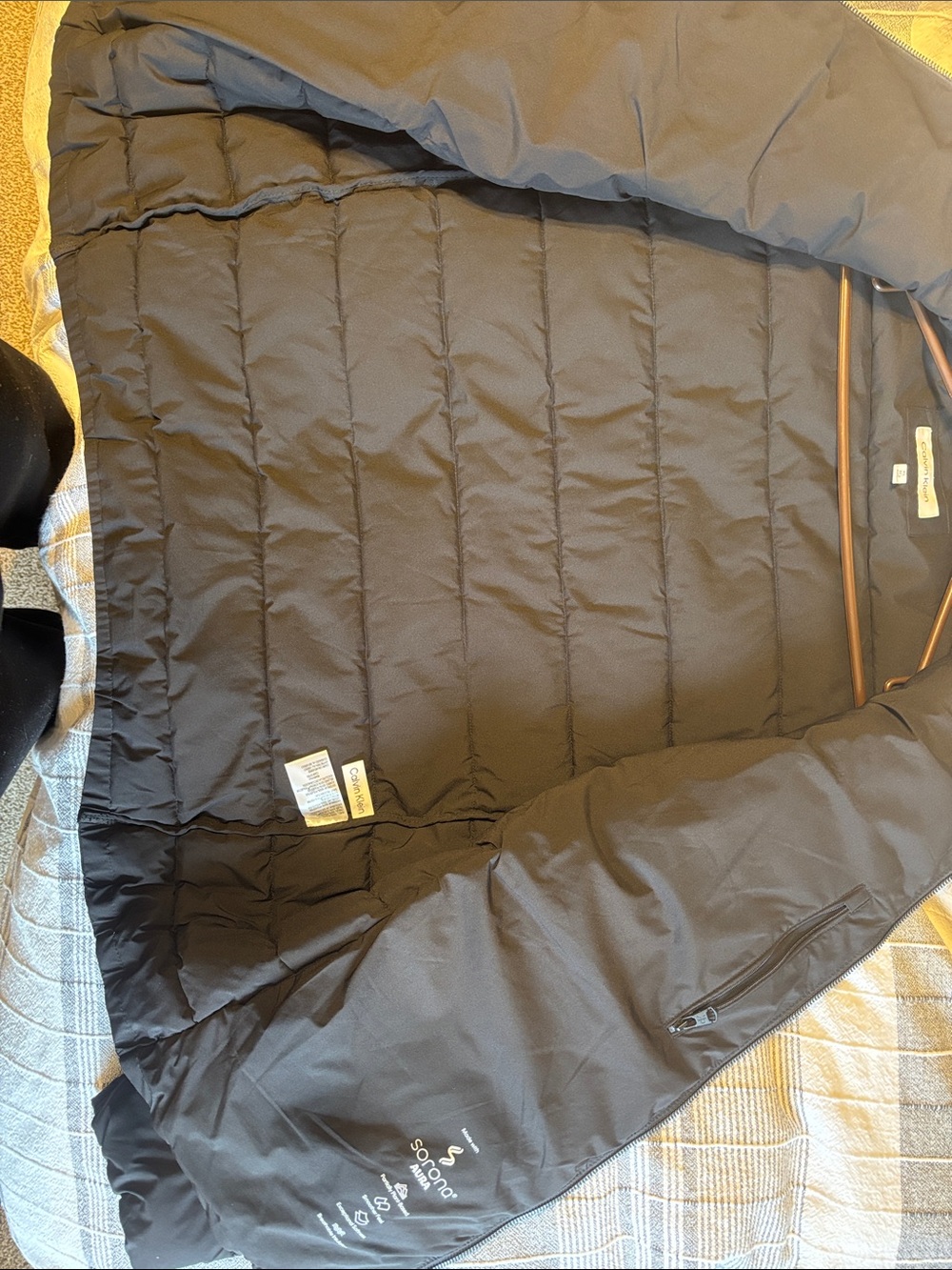 Calvin Klein Men's Black Quilted Puffer Jacket - Picture 3 of 4